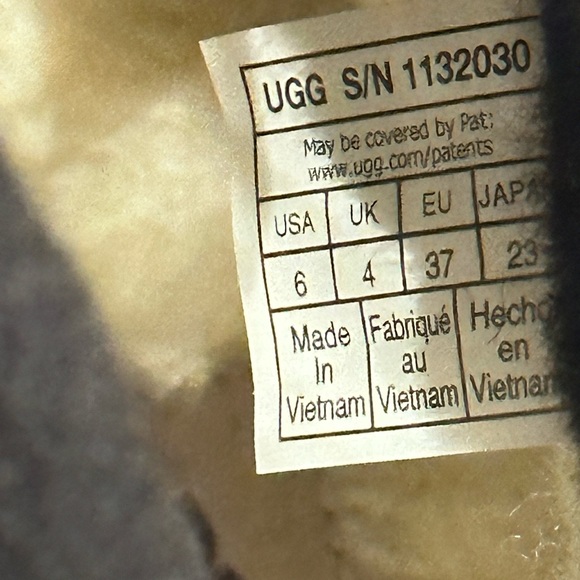 UGG Raincloud lace black boots size 6 NWT - Picture 8 of 10